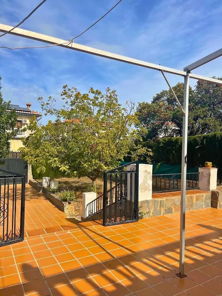 Casa Con Jardin En Ogijares Villa